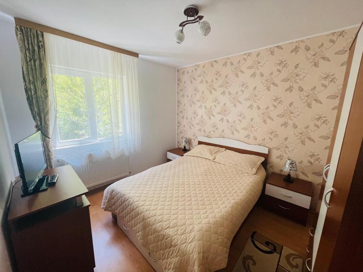 Ferienwohnung Garsoniera Family Buşteni Exterior foto