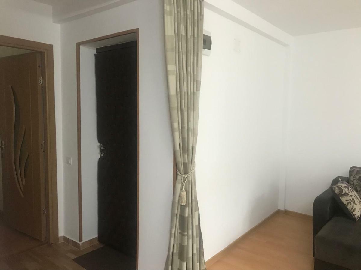 Ferienwohnung Garsoniera Family Buşteni Exterior foto